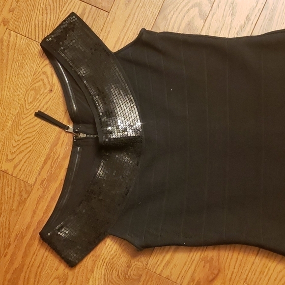 GUESS bodycone dress with sequence. - Picture 6 of 13